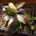 立ち飲み処 まさか - 秋刀魚のお造り