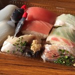 丸十タナカ - 寿司（イカ100円他）