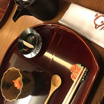 懐石 小室 - 紅葉の箸置きがきれい