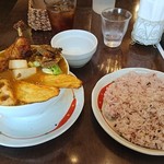 kuu - タンドリーチキン野菜カレー ￥1180 スープ大盛 ￥250