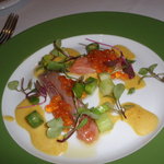 イル ギオットーネ - 桜鱒とアスパラのサラダ仕立て　たっぷりのいくらとザバイオーネソース