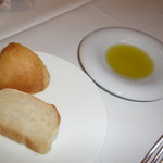 イル ギオットーネ - フォカッチャとオリーブオイル