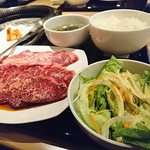 焼肉 平城苑 - オーロラ牛三種盛セット