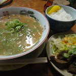 天龍 - ラーメンスジ定食