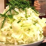 Resutoran Zaihou - キャベツ山盛り　野菜がしぼむまで15分以上待ちます