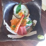 海さくら - 海鮮丼（並）です。思ったより、ネタがグッド