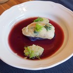 手打ち蕎麦とフレンチの やな木 - 北海道産鱈のクレピット 焦しバター風味の赤ワインソース キャビアドオーベルジーヌと北海道産シャドークイーン