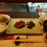 小石澤 - ステーキランチ。