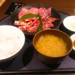 焼肉居酒家 韓の台所 - 選べるお肉ランチ(カルビ・ハラミ・牛タン)1300円