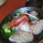 海鮮丼とあら汁