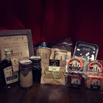 うさぎとぼく - 明日、うさぼくさんが販売予定のもの(HPより写真を拝借)。
      ほとんどがバイローカルのために作られたものだそうです。
      一番左のかっこいい瓶はコールドブリューコーヒー。
      普段でも販売してほしいなぁ。