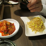 焼肉 親鳥専門店 ばかたれ - お通し風な感じ