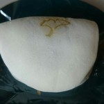 松屋長春 - 羽二重餅(税抜240円)