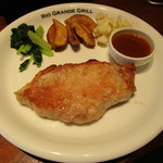RIO GRANDE GRILL - 豚肩ロースステーキでございます