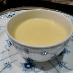 横浜うかい亭 - 娘のコース　とうもろこしのスープ。