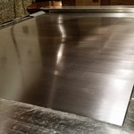 横浜うかい亭 - 大事に使われている鉄板。