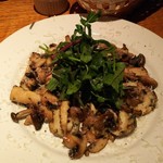 サンクアベニュー - ツブガイとキノコのソテー