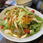 名古屋コーチンと本格鶏料理 隠れ家個室 鶏の久兵衛 - 蒸し鶏と豆腐の棒々鶏サラダ