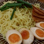 宮崎県日南市 塚田農場 - 濃厚鶏白湯スープのつけ麺
