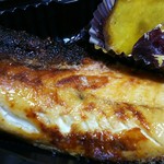 ランチタイム - 鯖の塩焼き、大学芋