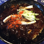 炭火焼 グルリ - 海鮮ジャジャン麺（税込780円）