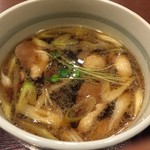 手打ちそば　藪伊豆 - 鴨肉と葱が入っていて美味しいです。