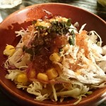 カレー屋アカマル - サラダ標準装備