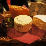 Vin&Fromage UnVerre - チーズ各種  ヨーロッパ各国の手作り農家製チーズです。 350円～