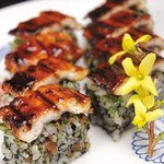 Kikusuizushi - 【菊水鮓名物】穴子棒すし。当店ではシャリの中に椎茸、青じそ、もみのりを混ぜております。ふっくら肉厚の明石穴子とこだわりのシャリ、ツメの一体感をお楽しみ下さい。