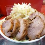 ラーメン タロー 五反田の陣 - ラーメンＷ豚入り950円（野菜マシマシ、削り節）