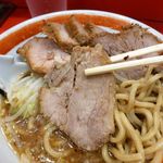 ラーメン タロー 五反田の陣 - ラーメンＷ豚入り950円（野菜マシマシ、削り節）