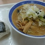 ラウンジセンチュリー - 野菜味噌ラーメンとおにぎり