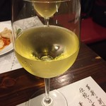 Tsubamesanjouitariambitto - しっかりの白ワイン