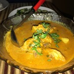 インド＆バングラデシュ料理 ショナルガ - 本日のまかない ムルギール・トルカリ（ベンガル・チキンカレー）:じんわり濃ゆい。