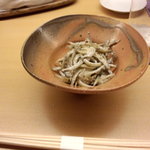 鮨 田可尾 - 塩茹でいかなごのおろしあえ