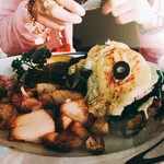 Hau Tree Lanai Restaurant - エッグベネディクト♪