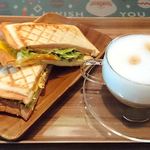 ISUKE - ISUKE ＠東葛西 月見サンド 410円＋カプチーノ 340円（共に税込）