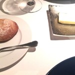 ル・ヴァンキャトル - パンとバター