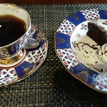 森のうさぎ 英国館 - ガトーショコラとコーヒー