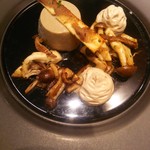 泥ゴボウのブランマンジェとシャンピニオンのエスプーマ