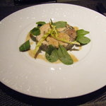 レストラン リューズ - ホロホロ鶏とフォアグラのバロティ―ヌ ルッコラのサラダ