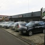 麺ハウス こもれ美 - 店の手前も駐車場です