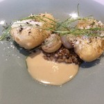 ad hoc  - 魚料理 ヒラメ 蕎麦の実 マカダミアナッツ 