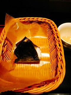 Omusubikyuusan - この日の限定・サバはとう　１７０円(税込)　焼き鯖と葉唐辛子だったのかな。大きさはコンビニのものより少し大きい。テイクアウトも出来ます。ロマンスカーのお供にもどうぞ(^_^)。