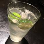 落日酒楽 - 落日酒楽(ひはおちて さけたのし)(東京都武蔵野市境南町)生搾りすだちサワー450円