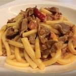 トラットリア 29 - 「ストロッツァプレティ　サルシッチャと砂肝のトマトソース」：砂肝に決してヒケをとらないパスタのコシ！