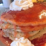 Cinnamon's - ホールケーキ並みのグァバパンケーキ♪