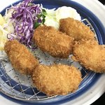 Moriyama Pakingu Eria Kudari Sunakku Kona - 牡蠣フライ定食