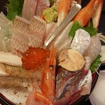 軍ちゃん 直江津店 - 海鮮丼<上>(税抜き1500円)