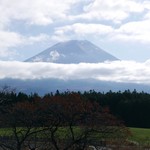 道の駅 朝霧高原 - 展望台から望む富士山。